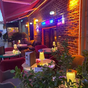 Golden Arrow Old Hotel apartamentowy